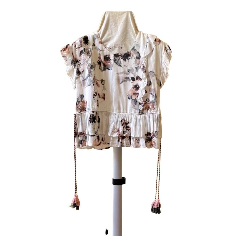 Moon River White Ruffled Floral Print Cropped Top Tassel Belt Size XS